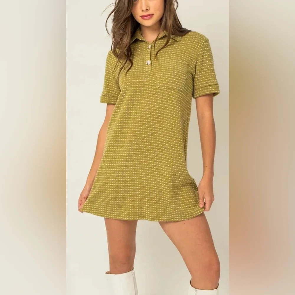 GILLI
Mini Dress Short Sleeve Collar Button Down Knit in Green/Ivory - Picture 7 of 7